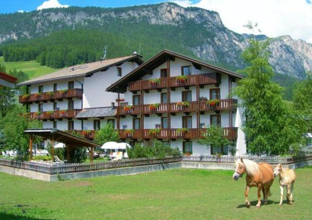 Appartamenti Astoria La Villa La Villa  Ngoại thất bức ảnh